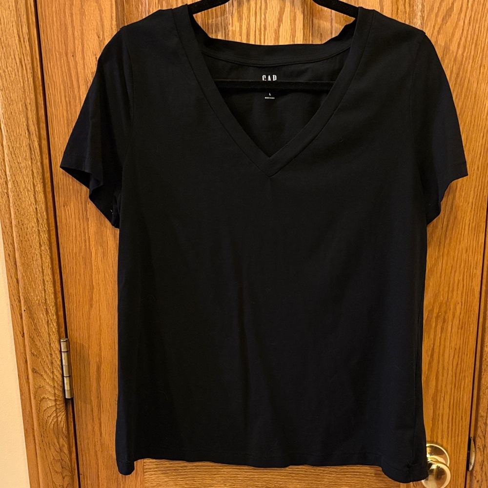 GAP Black Short Sleeve Tee NWOT